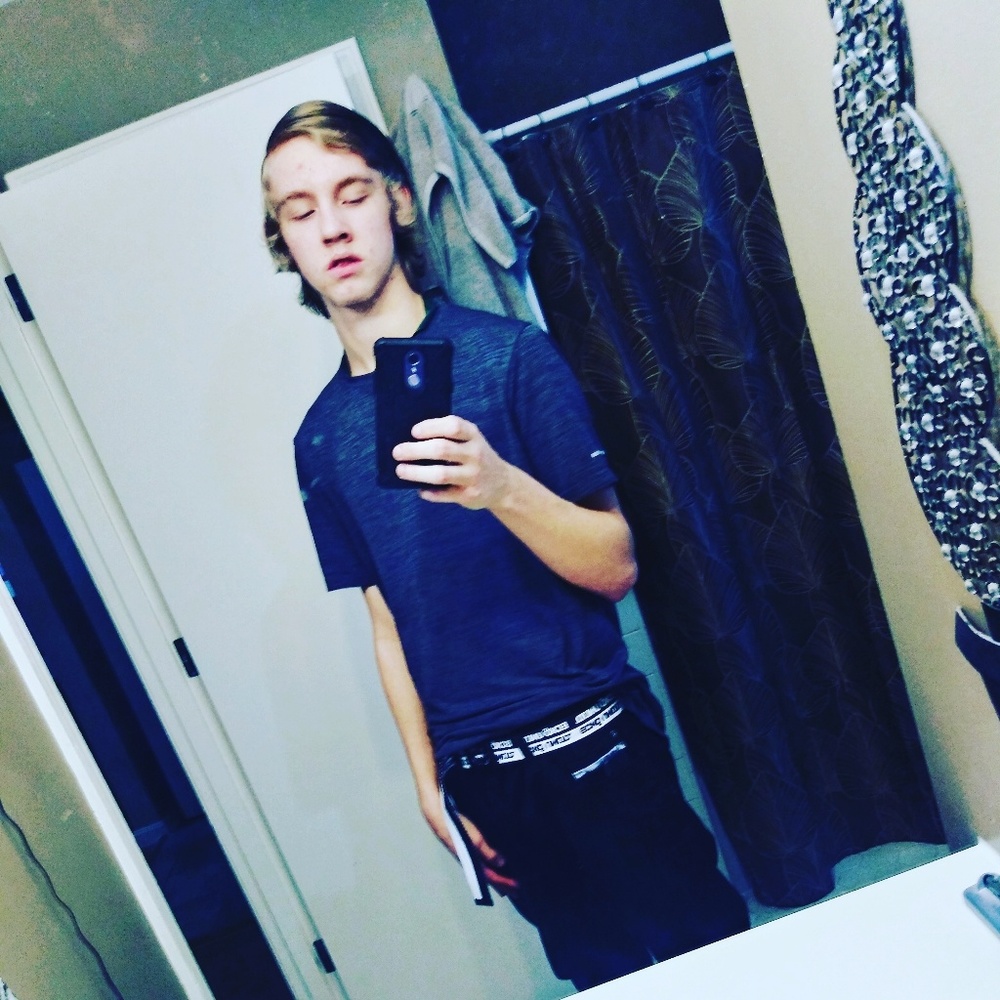 Meet your Posher, Corey